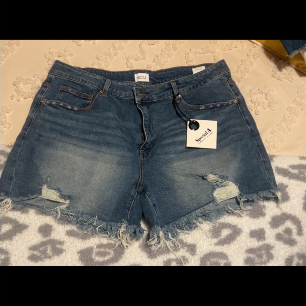 Special A Women's Frayed Hem Denim Shorts - Blue fit size 14/16 plus